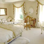 La Haule Manor