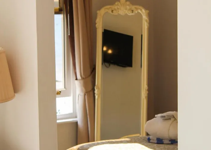 Hotel La Haule Manor 5*