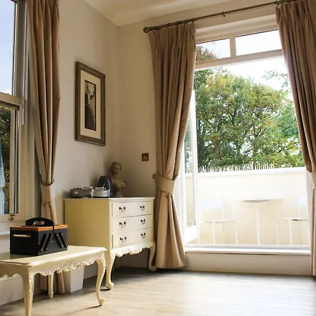 Hotel La Haule Manor