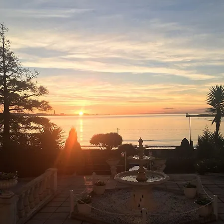 La Haule Manor Hotel