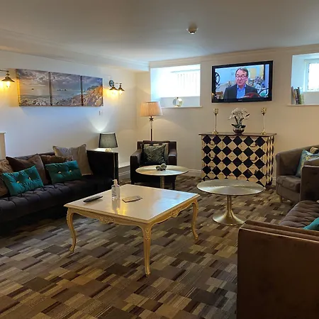 Hotel La Haule Manor 5*