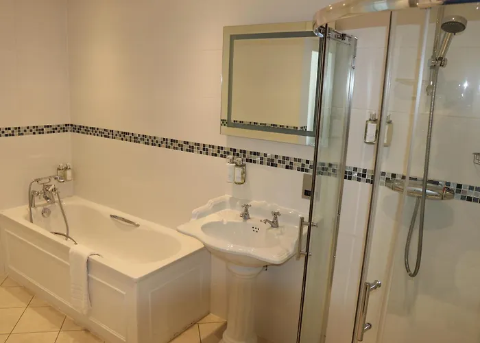 Hotel La Haule Manor 5*